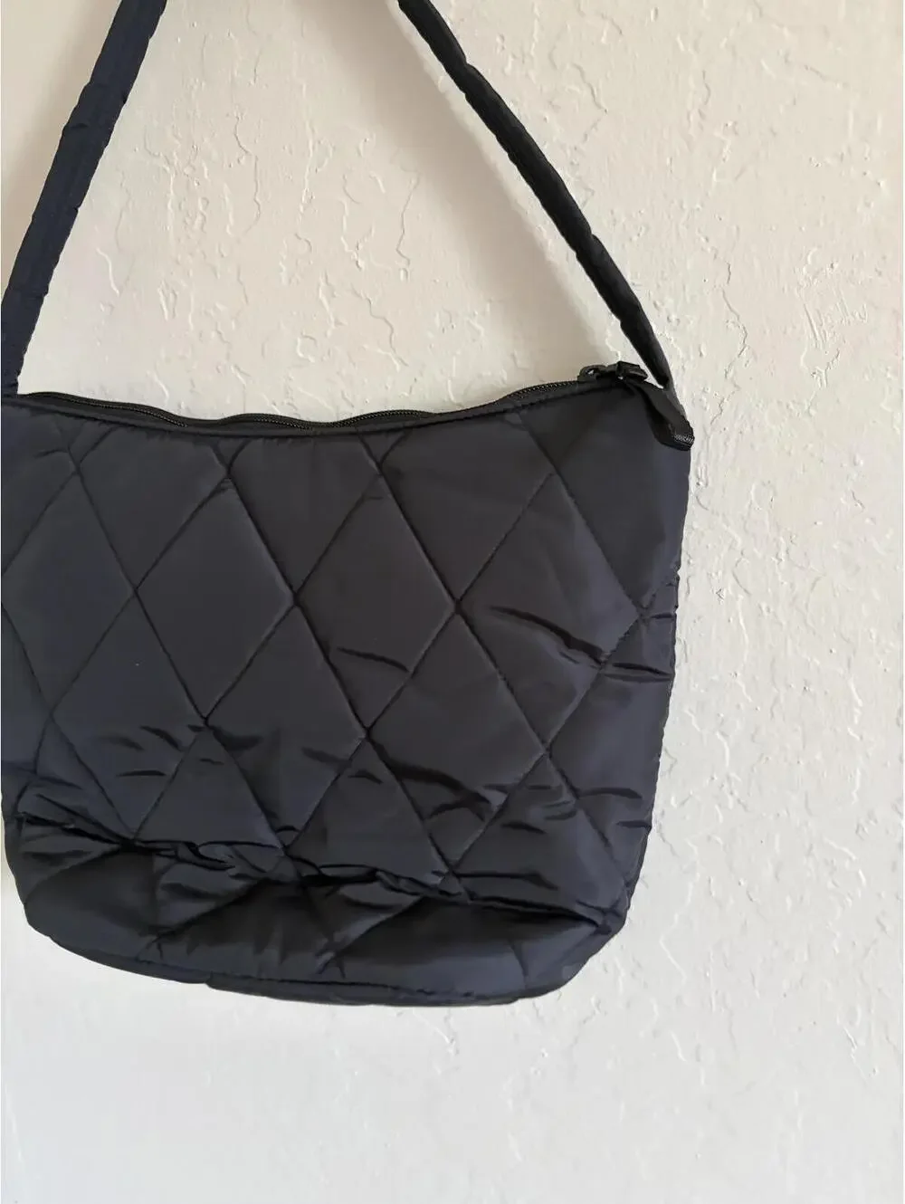 New Vera Bradley slouchy bucket shoulder bag